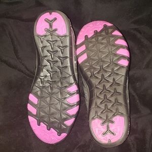 Nike Shoes - Nike Free TR 6 MTLC Nike Shoes - Nike Free TR 6 MTLC